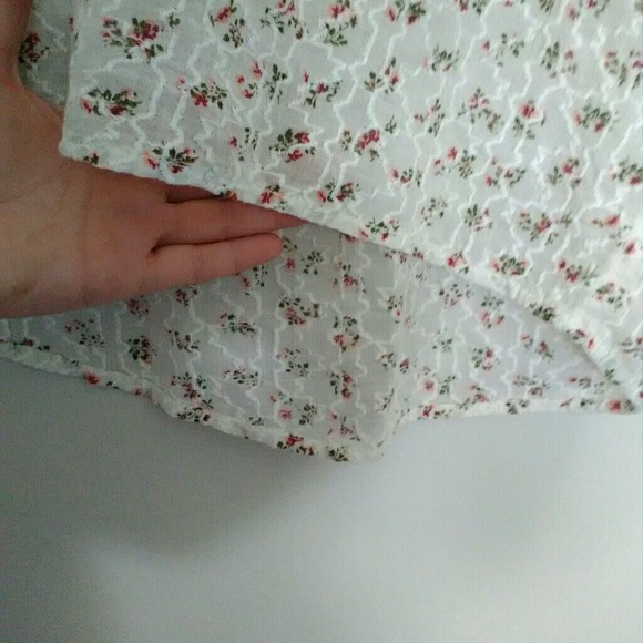 Floral embroidered crop top - Picture 3 of 7